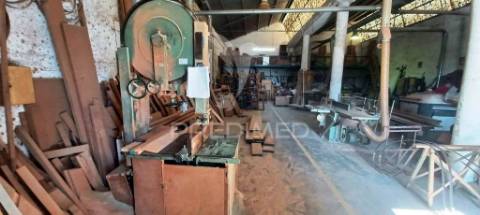 Imóvel industrial (carpintaria)