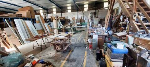 Imóvel industrial (carpintaria)