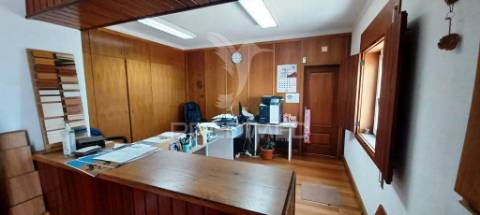 Imóvel industrial (carpintaria)