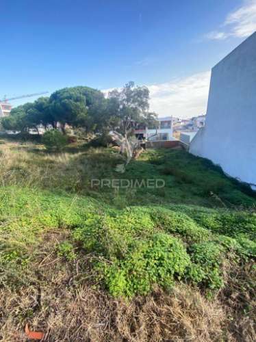 Terreno urbano para construção de moradia