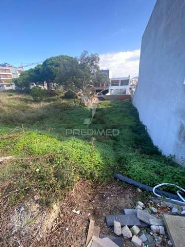 Terreno urbano para construção de moradia