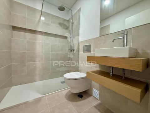 Moradia t3 com acabamentos de luxo e piscina - quinta da amizade, setúbal