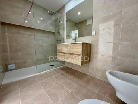 Moradia t3 com acabamentos de luxo e piscina - quinta da amizade, setúbal