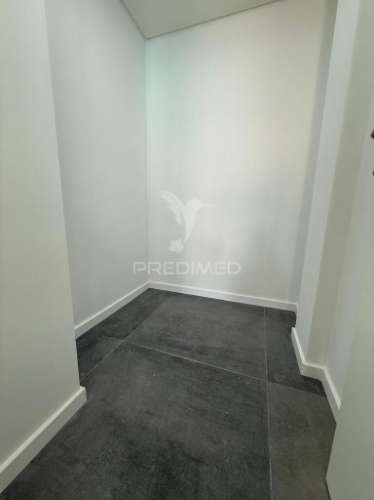 Moradia t3 com acabamentos de luxo e piscina - quinta da amizade, setúbal