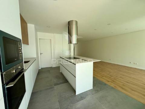 Moradia t3 com acabamentos de luxo e piscina - quinta da amizade, setúbal