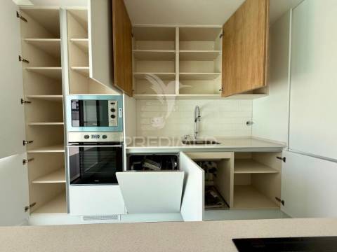 Moradia t3 com acabamentos de luxo e piscina - quinta da amizade, setúbal