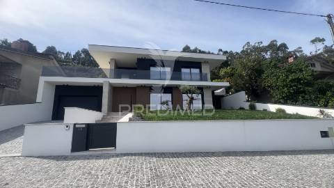 Moradia de luxo t4 - vila verde