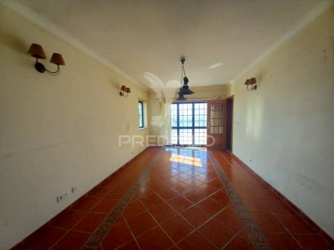 Ribamar-lisboa moradia t4+1-logradouro-garagem