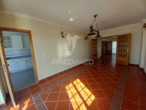 Ribamar-lisboa moradia t4+1-logradouro-garagem