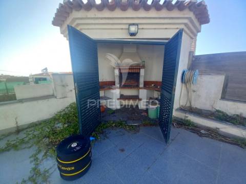 Ribamar-lisboa moradia t4+1-logradouro-garagem