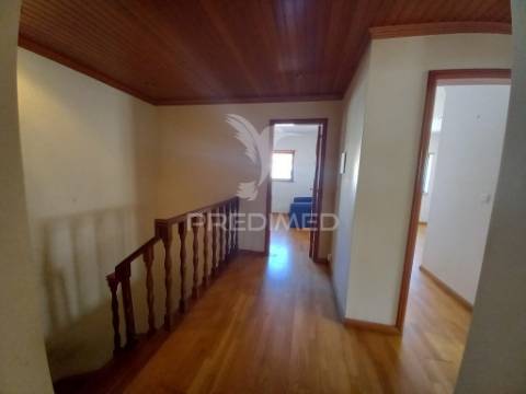 Ribamar-lisboa moradia t4+1-logradouro-garagem