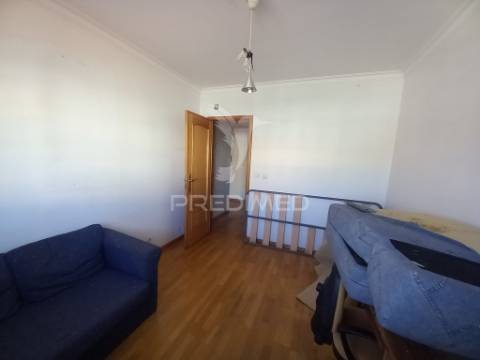 Ribamar-lisboa moradia t4+1-logradouro-garagem