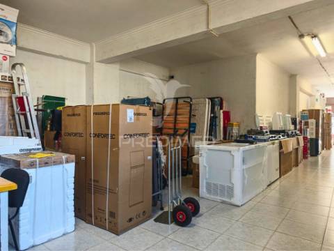 Loja com 140 m² à venda na rua passos manuel em lisboa