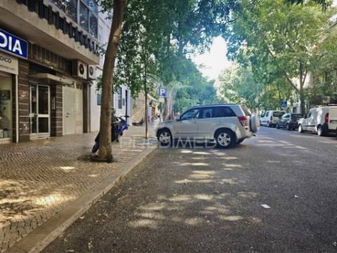 Loja com 140 m² à venda na rua passos manuel em lisboa