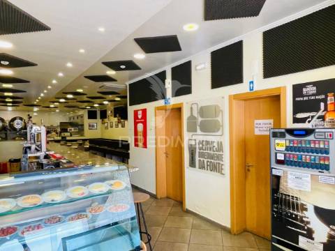 Restaurante a 100 metros da praia