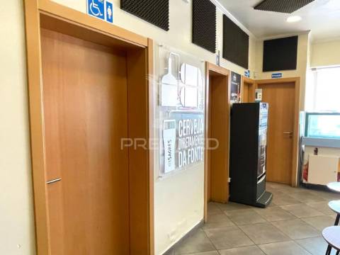 Restaurante a 100 metros da praia