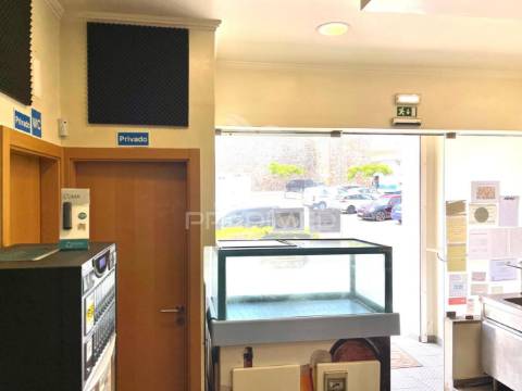 Restaurante a 100 metros da praia