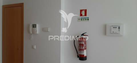 Escritório com vista rio, wc e estacionamento - lisboa