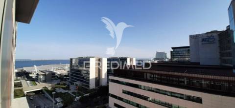 Escritório com vista rio, wc e estacionamento - lisboa