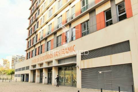 Escritório com vista rio, wc e estacionamento - lisboa