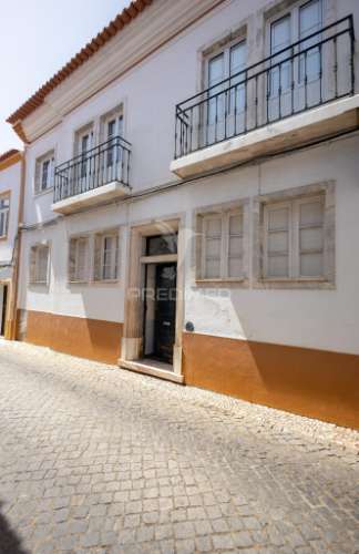 Apartamento t2+1 renovado com terraço, em vila viçosa