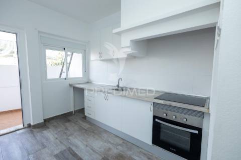 Apartamento t2+1 renovado com terraço, em vila viçosa