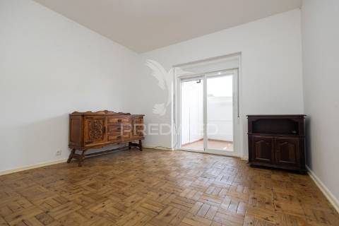 Apartamento t2+1 renovado com terraço, em vila viçosa