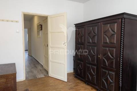 Apartamento t2+1 renovado com terraço, em vila viçosa