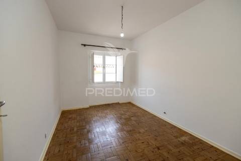 Apartamento t2+1 renovado com terraço, em vila viçosa