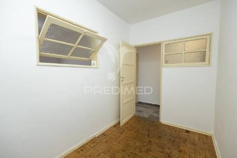 Apartamento t2+1 renovado com terraço, em vila viçosa