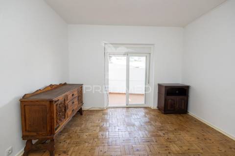 Apartamento t2+1 renovado com terraço, em vila viçosa