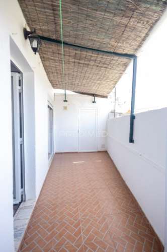 Apartamento t2+1 renovado com terraço, em vila viçosa