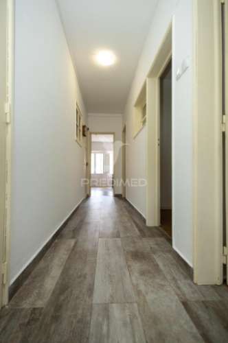 Apartamento t2+1 renovado com terraço, em vila viçosa