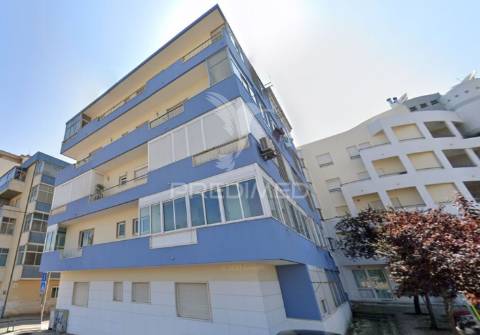 Apartamento t4 – laranjeiro-almada-renovado
