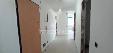 Apartamento t4 – laranjeiro-almada-renovado
