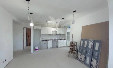 Apartamento t4 – laranjeiro-almada-renovado