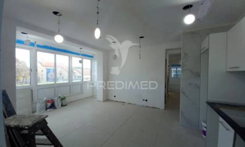 Apartamento t4 – laranjeiro-almada-renovado