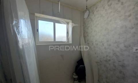 Apartamento t4 – laranjeiro-almada-renovado
