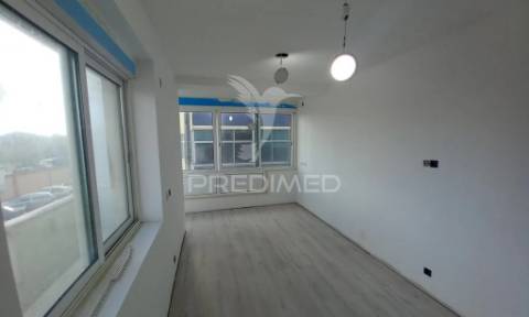 Apartamento t4 – laranjeiro-almada-renovado