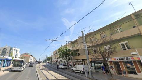 Apartamento t4 – laranjeiro-almada-renovado