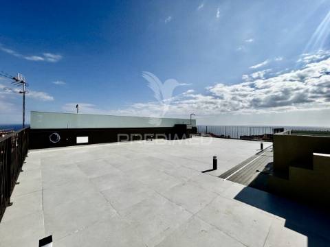 Penthouse t2 com piscina privada no rooftop – são martinho