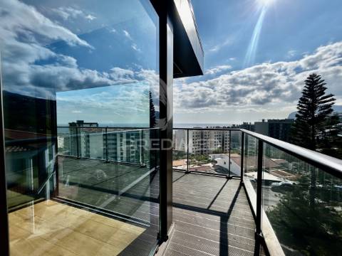 Penthouse t2 com piscina privada no rooftop – são martinho