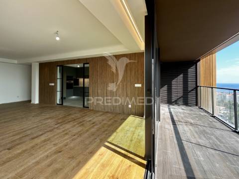 Penthouse t2 com piscina privada no rooftop – são martinho