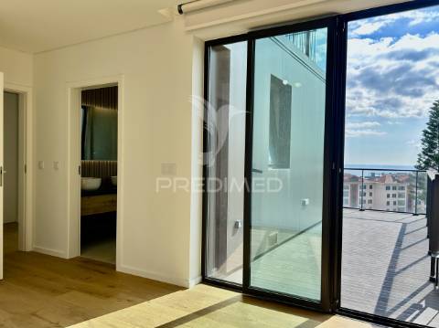 Penthouse t2 com piscina privada no rooftop – são martinho