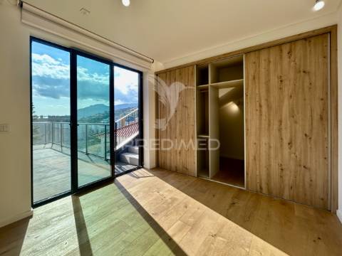 Penthouse t2 com piscina privada no rooftop – são martinho