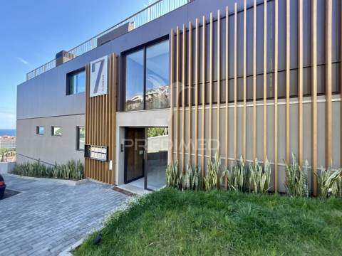 Penthouse t2 com piscina privada no rooftop – são martinho