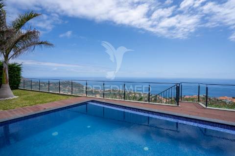 Moradia térrea t3 com piscina na ponta do sol