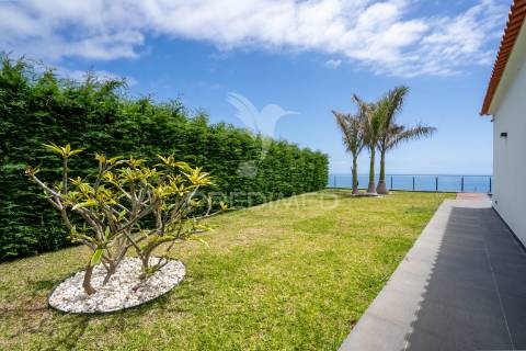 Moradia térrea t3 com piscina na ponta do sol