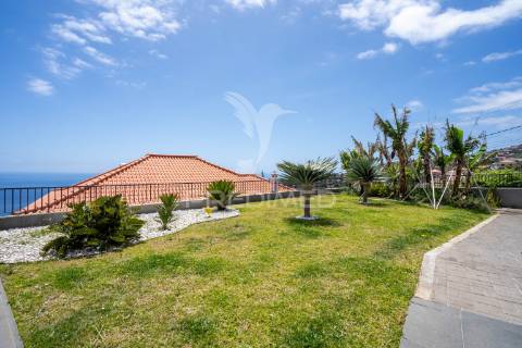 Moradia térrea t3 com piscina na ponta do sol