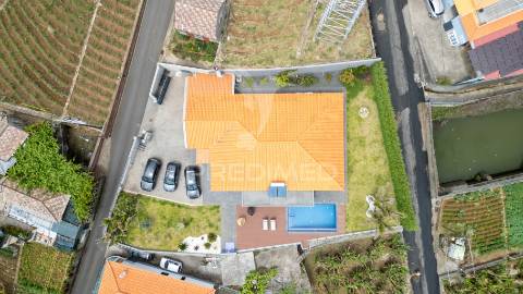 Moradia térrea t3 com piscina na ponta do sol